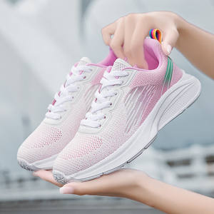 Nouvelle conception de chaussures de <span class=keywords><strong>course</strong></span> tendance, chaussures de sport légères, respirantes, à semelle souple, antidérapantes pour femmes - Product Image 2