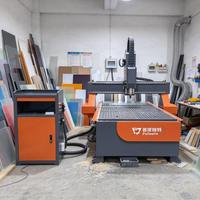 Routeur CNC 3 axes robuste 1325 avec table à vide et pompe à vide DSPA11 pour découpe de MDF, contreplaqué, PVC, aluminium, bois et gravure en relief de meubles
