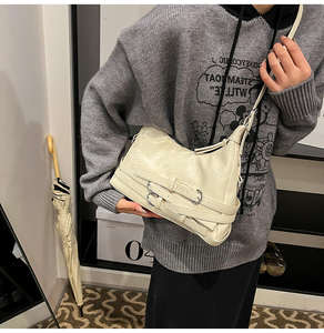 Nuevo Bolso de Hombro de PU de Gran Capacidad para Mujer, Bolso Tote de Moda con Forro de Poliéster Casual y Duradero - Product Image 3