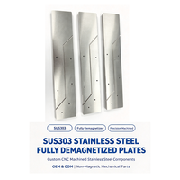 Plaque arrière usinée CNC sur mesure SS400, finition oxyde noir, support de montage à fentes, fabrication métallique de précision OEM ODM