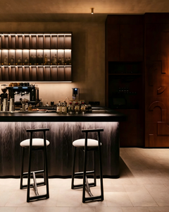 Mobilier personnalisé pour kiosque café et bistro |   Comptoirs élégants, présentoirs modulaires pour la vente au détail et conception et construction clés en main complètes - Product Image 4