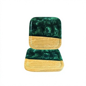 Ensemble de sous-verres en bois et résine époxy, 2 pièces, mélange de bois vert, lavage à la main uniquement, ustensiles alimentaires, antidérapant, fabriqué au Vietnam - Product Image 1