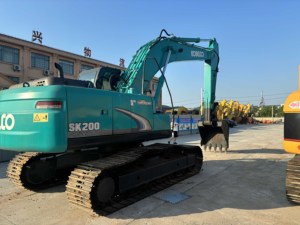 Excavatrice hydraulique Kobelco SK200 d'occasion pour les grands chantiers de construction, travaux de terrassement, fiable, économique, en bon état - Product Image 6