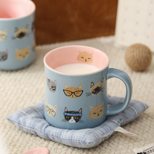 Mug en céramique de porcelaine à motif de chat de dessin animé mignon, fabriqué en Chine, directement de l'usine - Réutilisable, certifié alimentaire, cadeau d'affaires, compatible micro-ondes et lave-vaisselle - Product Image 6