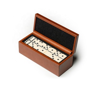 Dominos personnalisé dans un étui en similicuir, boîte ouverte classique double six dominos traditionnels - Product Image 5
