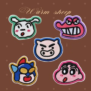 Parches Bordados de Alta Calidad con Dibujos Animados de <span class=keywords><strong>Shin</strong></span>-<span class=keywords><strong>chan</strong></span>, Accesorios de Decoración, <span class=keywords><strong>Pegatinas</strong></span>, Regalos al por Mayor - Product Image 1