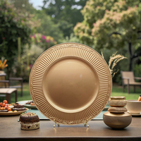 Assiette de service classique de luxe en plastique PP micro-gaufré doré 13 pouces, couleur personnalisée, motif botanique, durable pour la cuisine