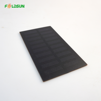 Module solaire PERC personnalisé de petite taille avec une efficacité élevée de 22,4 % et certification CE ROHS pour l'industrie des cadeaux électroniques