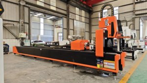 Machine de découpe laser à fibre CNC à chargement automatique haute efficacité 1500W pour tubes carrés, ronds et ovales de grand diamètre - Product Image 1