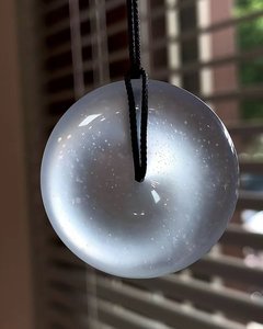 Модный кулон из натурального нефрита: прозрачный зеленый жадеит «Круг мира» - Product Image 6