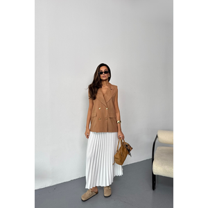 Gilet en lin marron pour femme avec boutons dorés, style long, décoration vintage et tissu tissé avec logo - Product Image 5