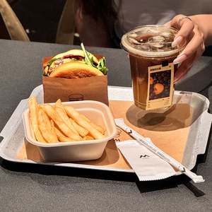 Emballage pour hamburgers et pizzas écologiques résistant à la graisse avec logo personnalisé imprimé Sac en papier kraft pour hamburgers - Product Image 4