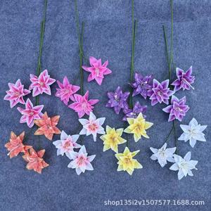 Fleurs artificielles Qiye, lys en soie à tige unique, réalistes, pour décoration de mariage, décoration de la maison, arrangement floral, aménagement paysager - Product Image 1
