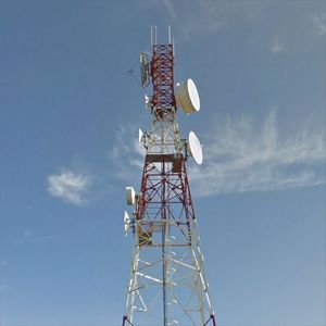 Torre di Comunicazione Autoportante a 4 Gambe in Acciaio Angolare da 40m, Zincata a Caldo, Verniciata per Aviazione, Resistente al Vento, con Molteplici Punti di Fissaggio - Product Image 1