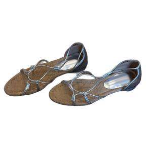 Chaussures imprimées tendance, uniques et de qualité supérieure, faites à la main, en daim et velours antidérapant, pour tous, disponibles en différentes couleurs et tailles. - Product Image 5