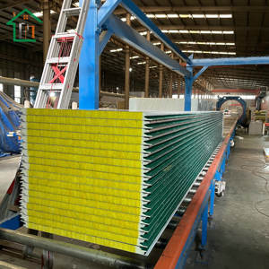 La chaîne de production jordanienne de panneaux sandwich en laine de verre produit des panneaux sandwich revêtus de zinc - Product Image 2