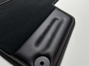 Tapis de sol de voiture universels personnalisés avec logo découpé sur mesure, ensemble de quatre pièces imprimées avec design - Product Image 3