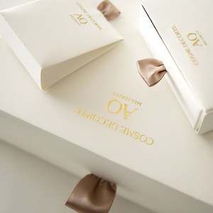 Sac en papier de luxe avec poignée en ruban, de haute qualité, recyclable, pour emballages cadeaux, cosmétiques, etc. - Product Image 1