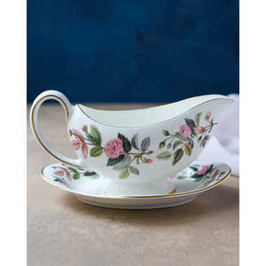 Gabriella P. Ensemble de 10 sets de table en porcelaine anglaise et sauceière Hathway Rose Wedgwood, service de table élégant - Product Image 5