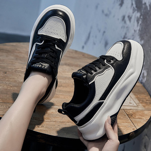 Chaussures pour femmes en cuir de vachette blanc, printemps-été 2025, baskets décontractées toutes occasions avec doublure en maille à semelle épaisse, nouveau design sportif - Product Image 3