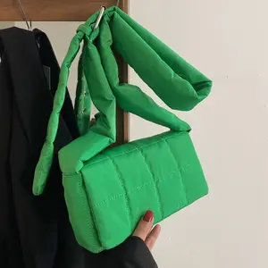 2021 החדש אופנה נשים תיק ירוק צבע אחד קלע צלב גוף כתף תיק תכליתי מרופד תיק