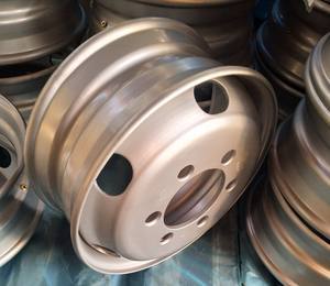 Jante en acier pour camion TNR 17.5x6.75 avec 6/8/10 trous - Product Image 4