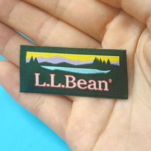 Étiquettes et labels tissés en polyester damassé à haute densité, personnalisés avec logo de marque, pliés en bout, pour vêtements - Product Image 2