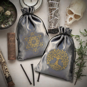 Sac tube gris recyclable avec cordon de serrage, nouveau sac cadeau en flanelle pour rangement mensuel de bijoux, idéal pour petits objets - Product Image 2