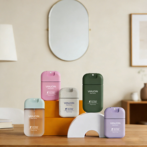 Botella de Spray con Forma de Tarjeta de Crédito en Color Degradado, Diseño Estético Moderno 2026 para Marketing en Redes Sociales, Accesorios de Belleza para Instagram - Product Image 4