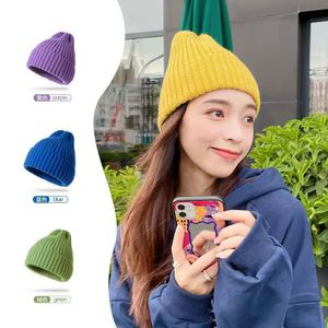 Bonnet tricoté Xi Boyu, haut de gamme, chaud, coupe-vent, en fibre acrylique, couleur bonbon, style couple homme-femme - Product Image 1