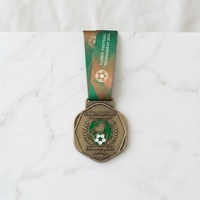 Toptan Toplu Tedarik Döküm Altıgen Yumuşak Mineli Altın Gümüş Bronz Kaplama Futbol Ödül Madalyası Futbol Maçı İçin