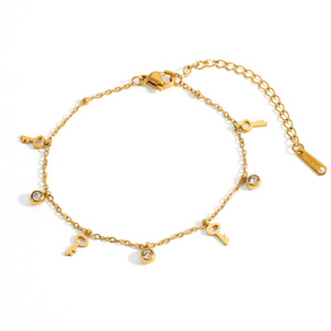 Bracelet fin avec pendentif clé plaqué or 18 carats, serti de diamants, bijoux pour femmes à porter au quotidien - Product Image 5