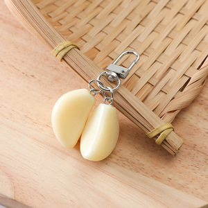 Pendentif porte-clés et breloque de sac en forme d'ail, de maïs, de piment, d'edamame, de noix, de datte rouge, de graines de lotus, d'orange et de crevette - Product Image 3