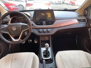 Baojun 310W 1.5L Manuelle Berline Familiale Modèle Confort 2017 Conduite à Gauche Intérieur Sombre Jantes R15 Tissu Faible Kilométrage Prête à l'Exportation - Product Image 4