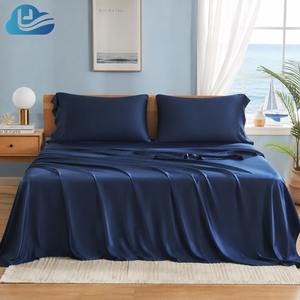 Ensemble de literie en bambou biologique de luxe, certifié OEKO-TEX, audité BSCI, 400TC, haute densité, soyeux et lisse, bleu marine Cloudland - Product Image 1