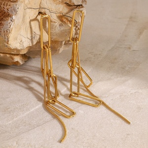 OZE Boucles d'oreilles en or élégantes pour femmes, nouvelle mode, avec chaîne trombone en acier inoxydable - Product Image 1