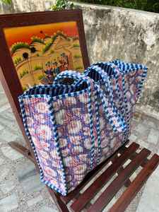 Bolso de Mano Acolchado de Algodón con Estampado de Bloques, Bolso de Hombro Premium para Compras Diarias y Viajes - Product Image 4