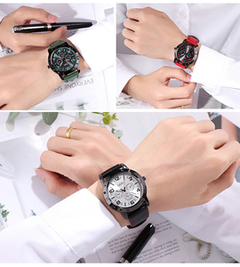 Montre-bracelet élégante et décontractée pour homme avec des marqueurs exquis Offre spéciale de vacances - Product Image 2