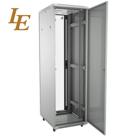Armoire de serveur 19 pouces 32U 800*800 en acier SPCC, capacité 800 kg, en stock
