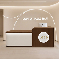 Bureau d'accueil moderne en bois avec hauteur réglable et design écologique pour bureau, hôtel, école ou salle de sport