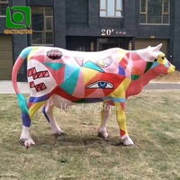 Patung Hewan Resin Patung Fiberglass Luar Ruangan yang Indah Patung Sapi Berwarna-warni
