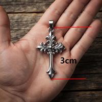 Pendentif en forme de poignard croisé en acier inoxydable, mini-collier épée, charme pour homme et femme, amulette gothique, cadeau tendance