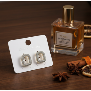 Orecchini a bottone di lusso con fragranza fruttata speziata di lusso Woody da donna più venduti - Product Image 3