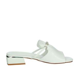 Mules à talon bas pour femme Laura Biagiotti en cuir blanc avec détails en strass - Product Image 4
