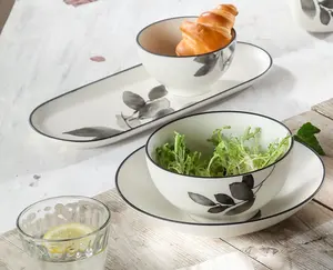 Feuilles ombre, glaçure mate avec motif de feuilles, bol en porcelaine, bol en céramique de riz pour le petit déjeuner et le dîner