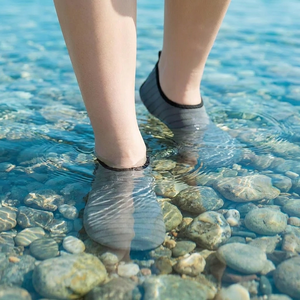 Chaussures aquatiques unisexes personnalisées à séchage rapide pour yoga et sports nautiques, chaussettes tricotées d'hiver, logo personnalisé, motif animal, design simple à enfiler - Product Image 4