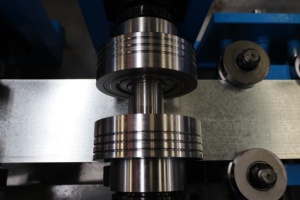 新型镀锌钢c型槽石膏板龙骨制作机械专用C pur条滚压成型机 - Product Image 6