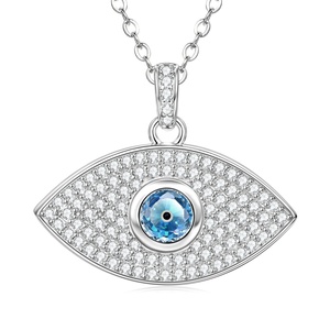 Collier pendentif Hip Hop œil porte-bonheur entièrement serti de zircone cubique bleue, en cuivre pur plaqué or 14 carats, vente en gros pour femmes - Product Image 3