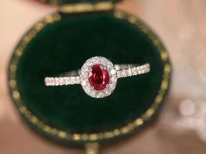 Anillo de Oro de 18K Xinfly con Gema de Rubí Color Sangre de Pichón de 0.50ct y Diamante de 0.25ct GRC - Product Image 4