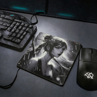 Tapis de souris rond en verre anime OEM, imperméable et résistant aux taches, taille personnalisée, design lisse pour le jeu, pour une utilisation sur un bureau de jeu